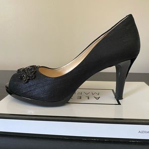 Alex & Marie elegant black heels w black sparkles beautiful shoe worn once